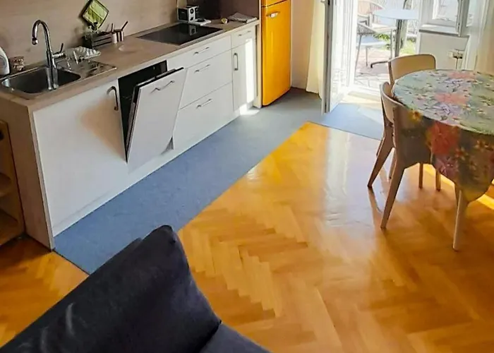 Apartma Terassa 아파트